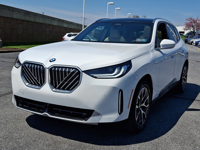 Certified 2025 BMW X3 xDrive30i w/ Premium Package image 3