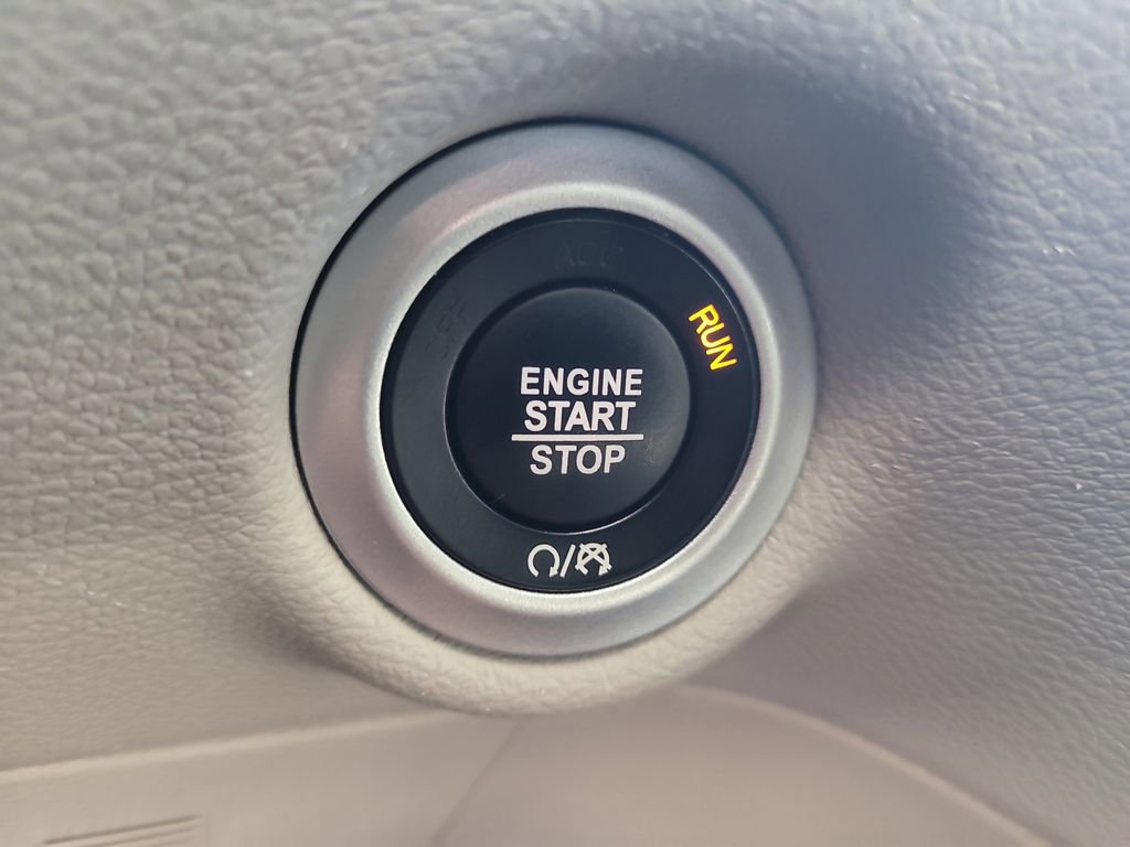 Used 2024 Chrysler Pacifica Touring-L image 26