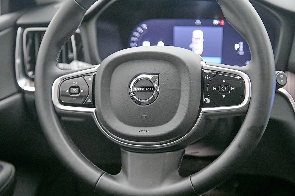 Certified 2025 Volvo V60 B5 Cross Country Plus AWD/4WD image 25
