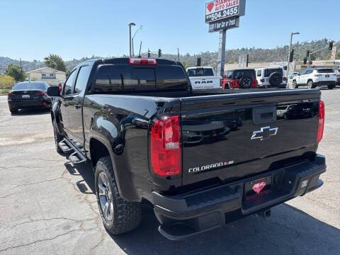 Used 2018 Chevrolet Colorado Z71 w/ LPO, Premium Interior Package AWD/4WD image 7