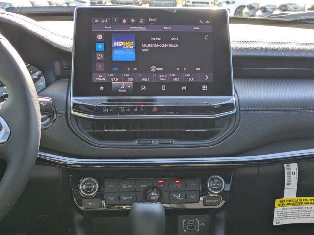 New 2026 Jeep Compass Latitude w/ Sun and Sound Group image 16