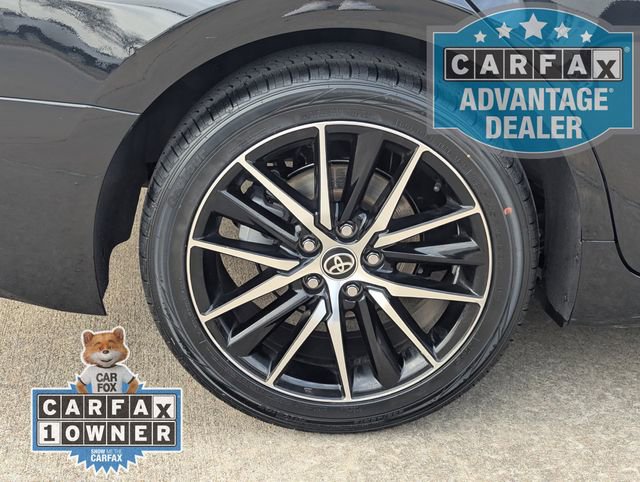 Used 2024 Toyota Camry SE image 3
