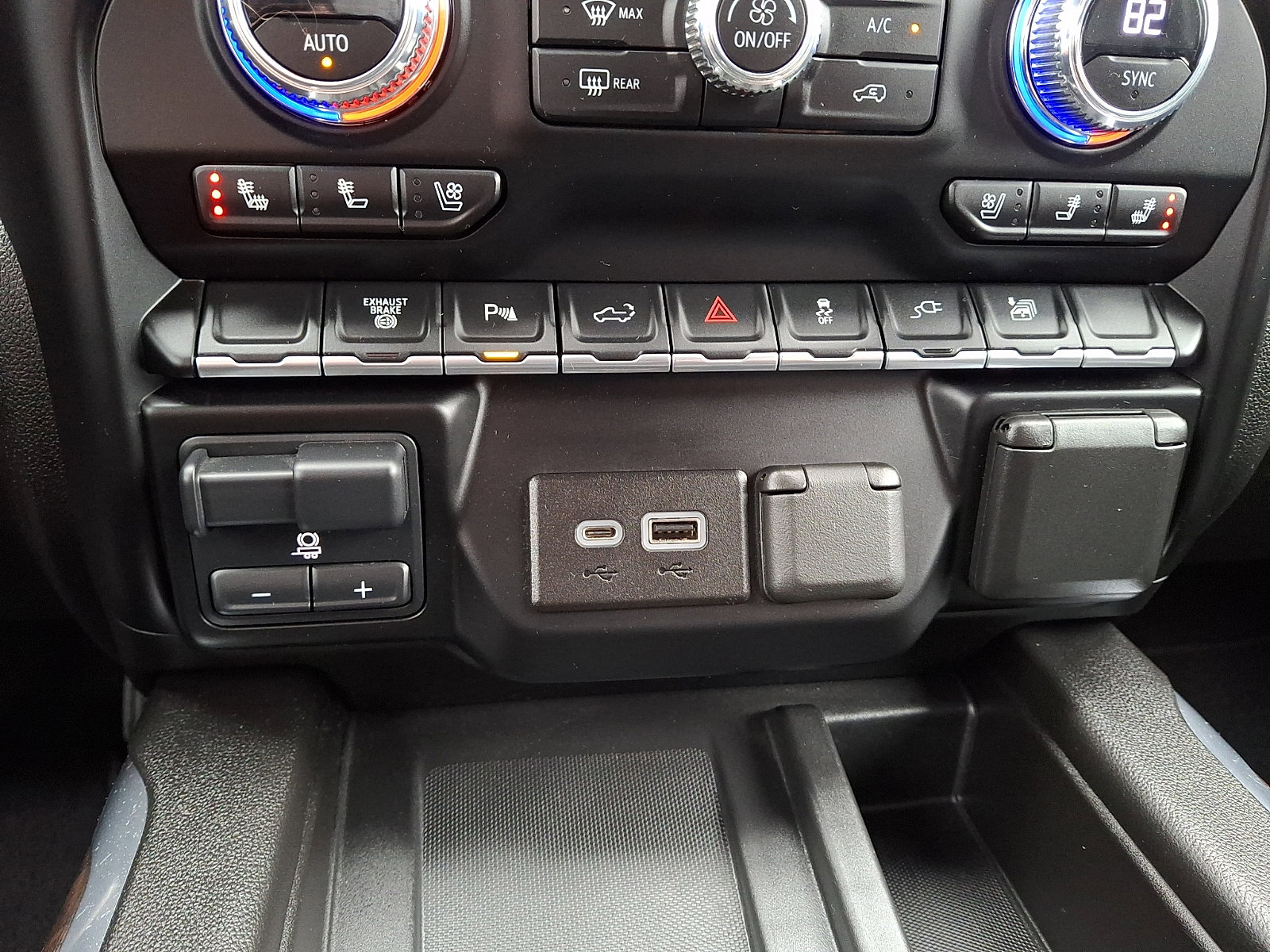 Certified 2023 GMC Sierra 3500 SLT w/ SLT Premium Package image 24