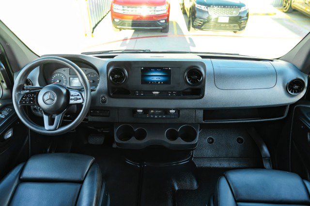 Used 2020 Mercedes-Benz Sprinter 2500 image 11