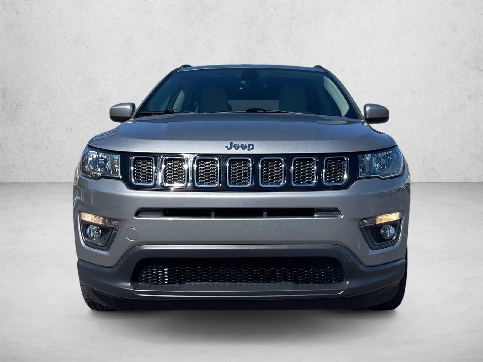 Used 2017 Jeep Compass Latitude w/ Popular Equipment Group FWD image 2