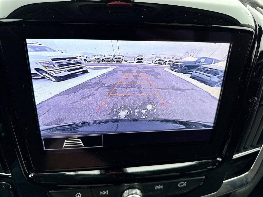 Used 2020 Chevrolet Traverse LT image 17