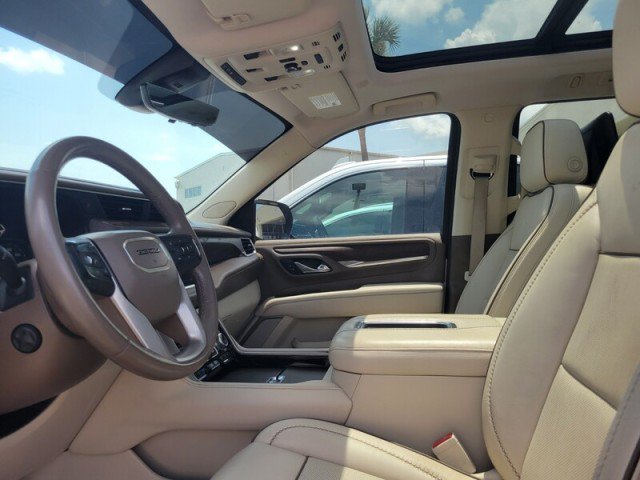 Used 2021 GMC Yukon Denali w/ Denali Premium Package RWD image 10