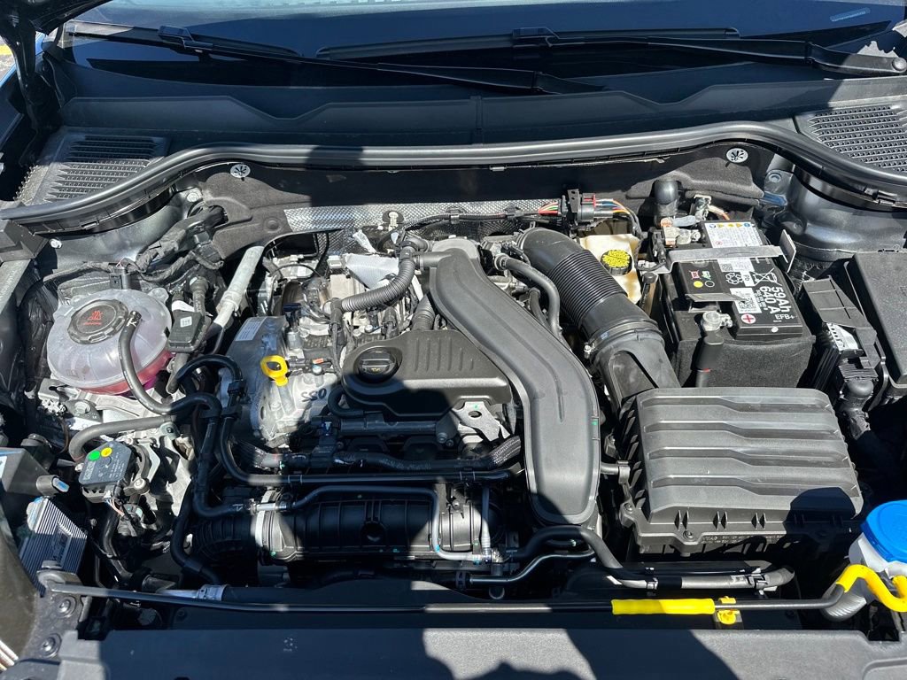 New 2026 Volkswagen Taos SEL image 30