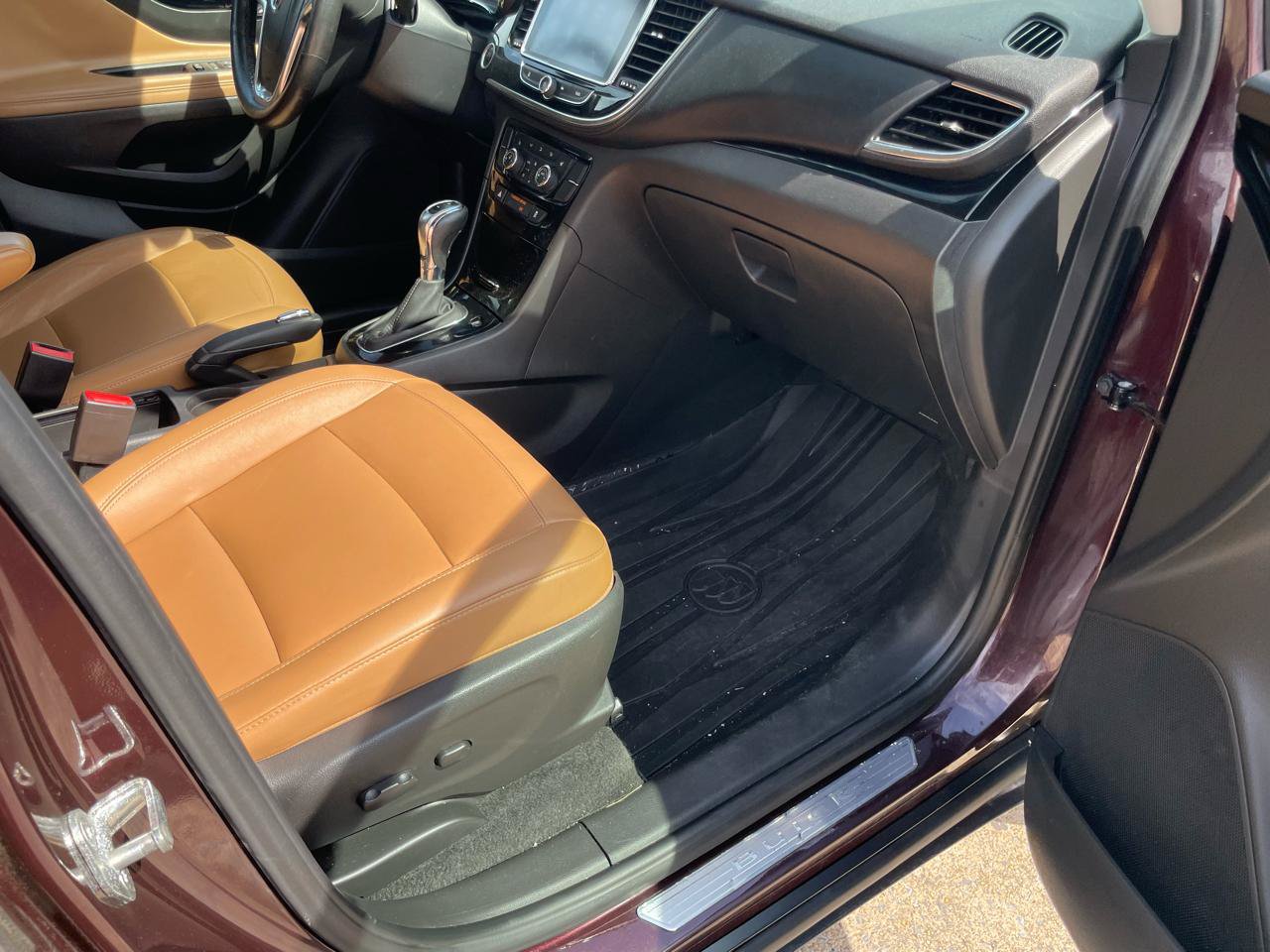 Used 2017 Buick Encore Essence FWD image 31
