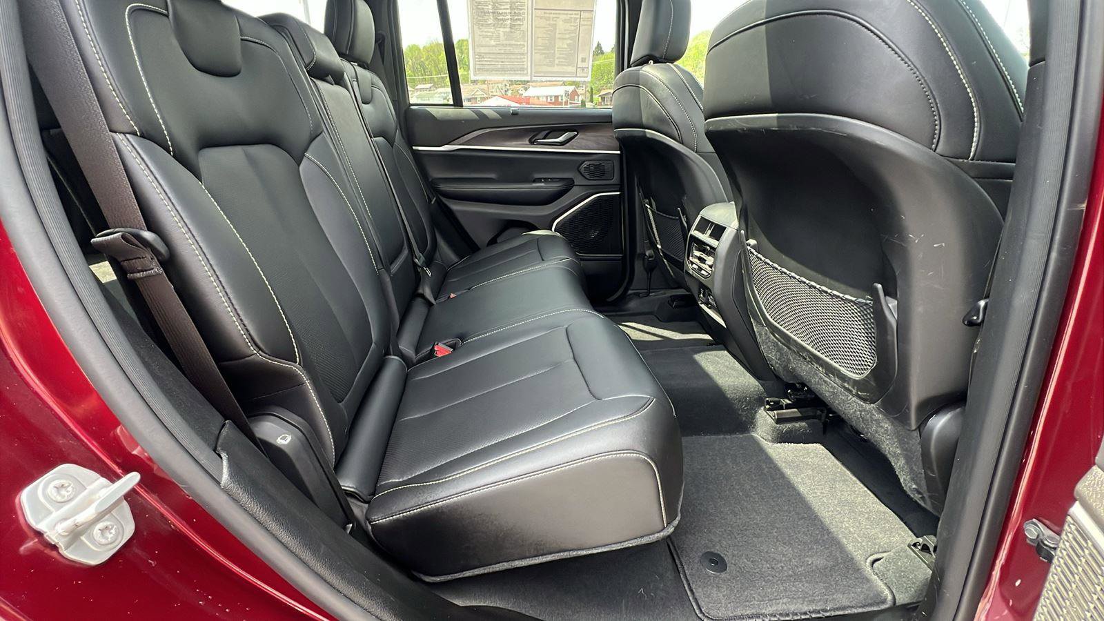 Used 2024 Jeep Grand Cherokee Limited 4xe w/ Luxury Tech Group II image 15