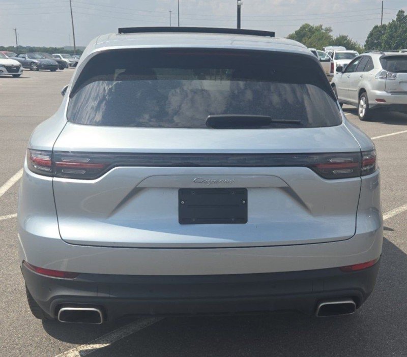 Used 2020 Porsche Cayenne image 4