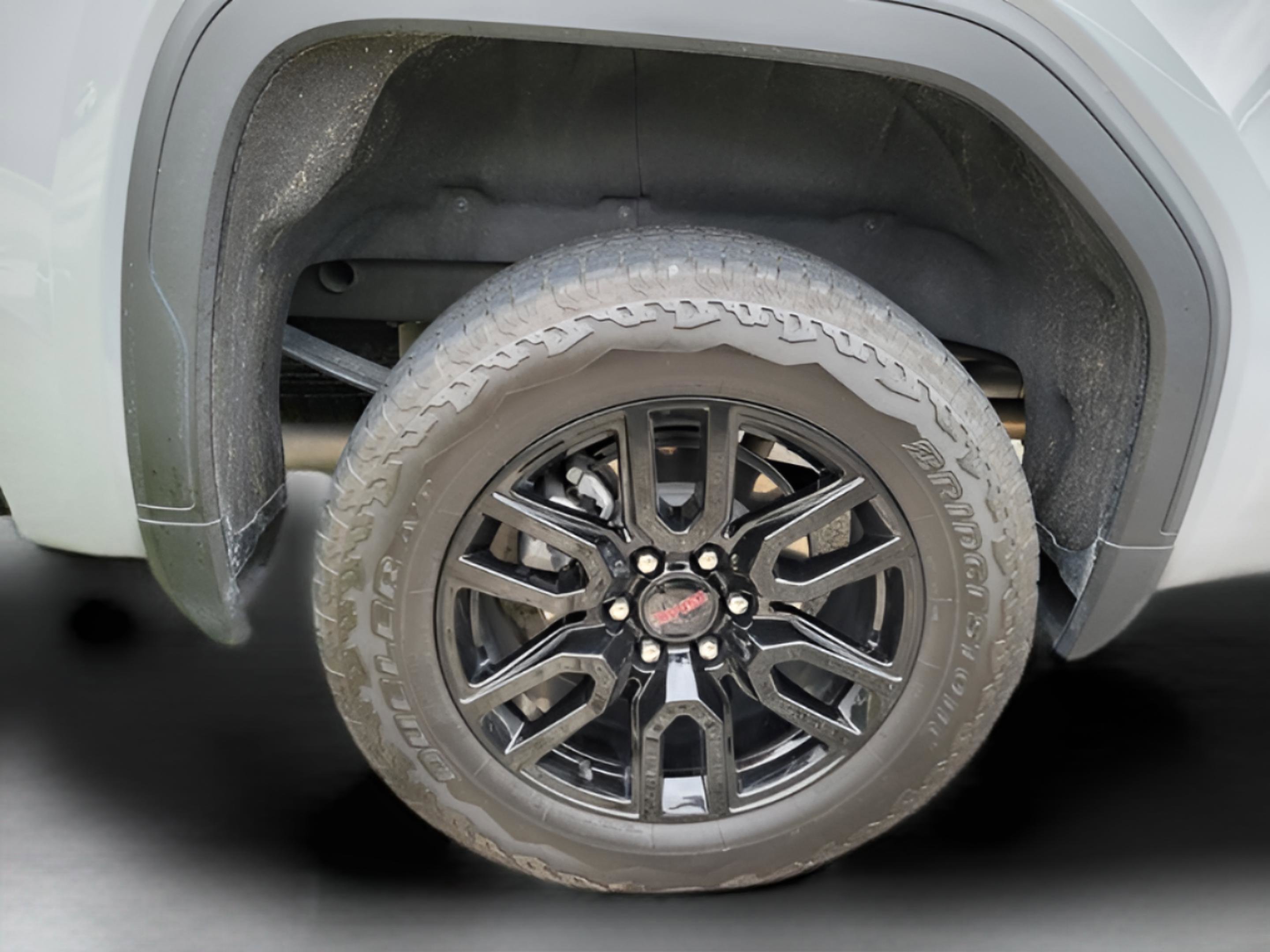 Used 2024 GMC Sierra 1500 Elevation image 24