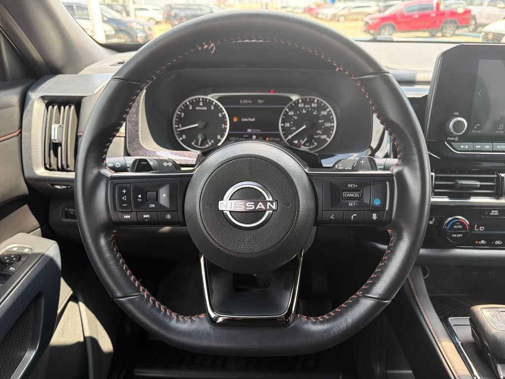 Used 2025 Nissan Pathfinder Rock Creek AWD/4WD image 14