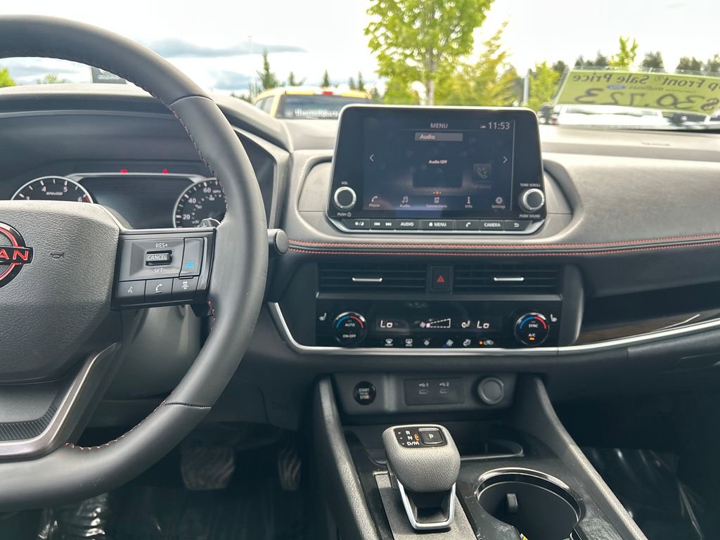 Used 2025 Nissan Rogue SV AWD/4WD image 25