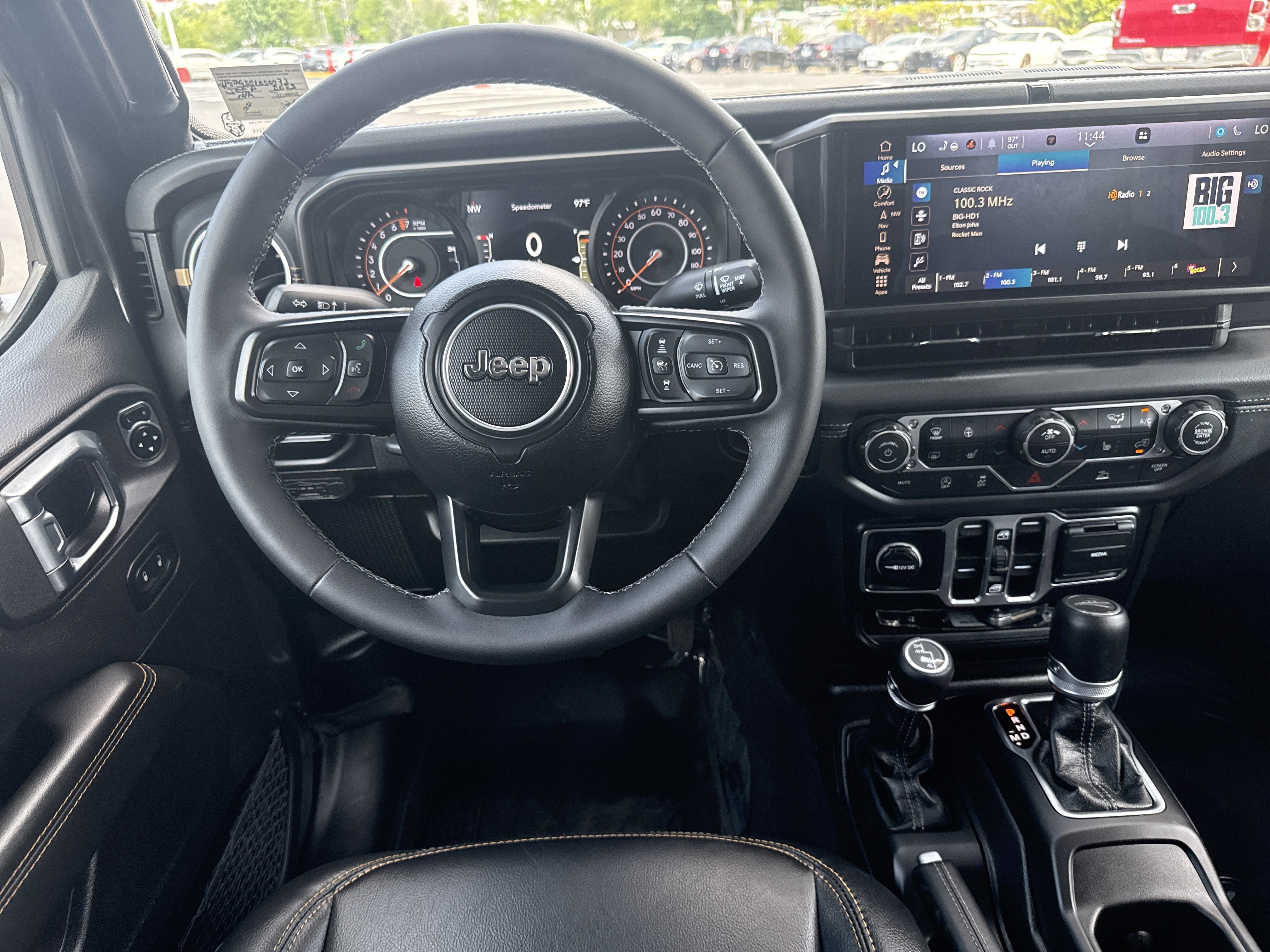 Used 2025 Jeep Gladiator Sport AWD/4WD image 10