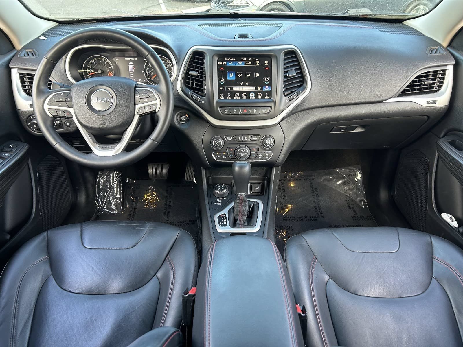 Used 2015 Jeep Cherokee Trailhawk w/ Comfort/Convenience Group AWD/4WD image 18