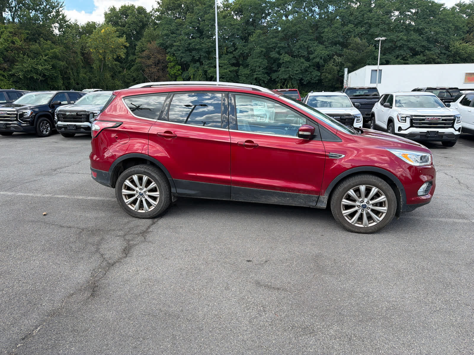 Used 2017 Ford Escape Titanium w/ Equipment Group 301A AWD/4WD image 38