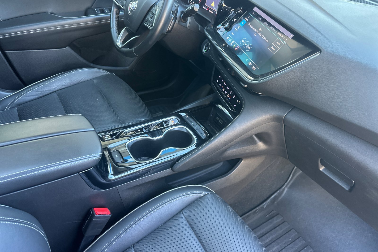 Used 2021 Buick Envision Essence FWD image 20