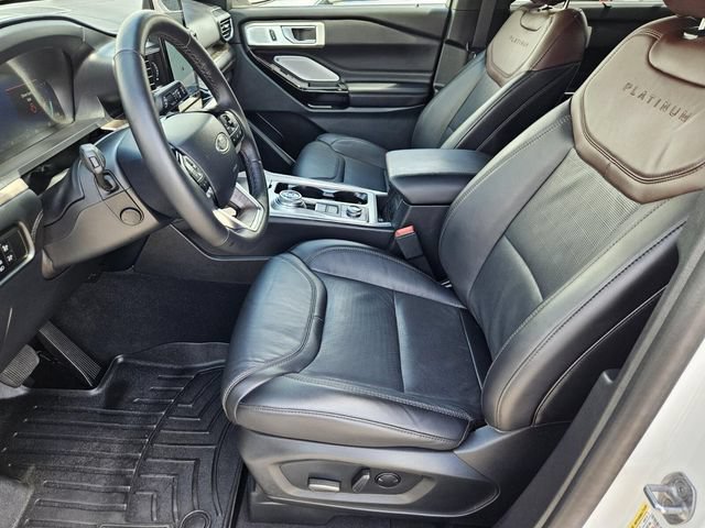 Used 2024 Ford Explorer Platinum w/ Technology Package AWD/4WD image 18