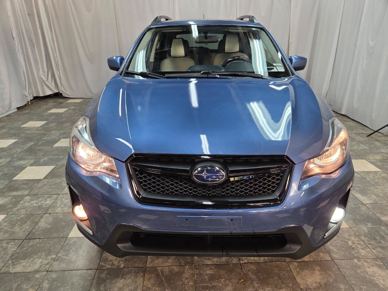 Used 2017 Subaru Crosstrek 2.0i Premium AWD/4WD image 3