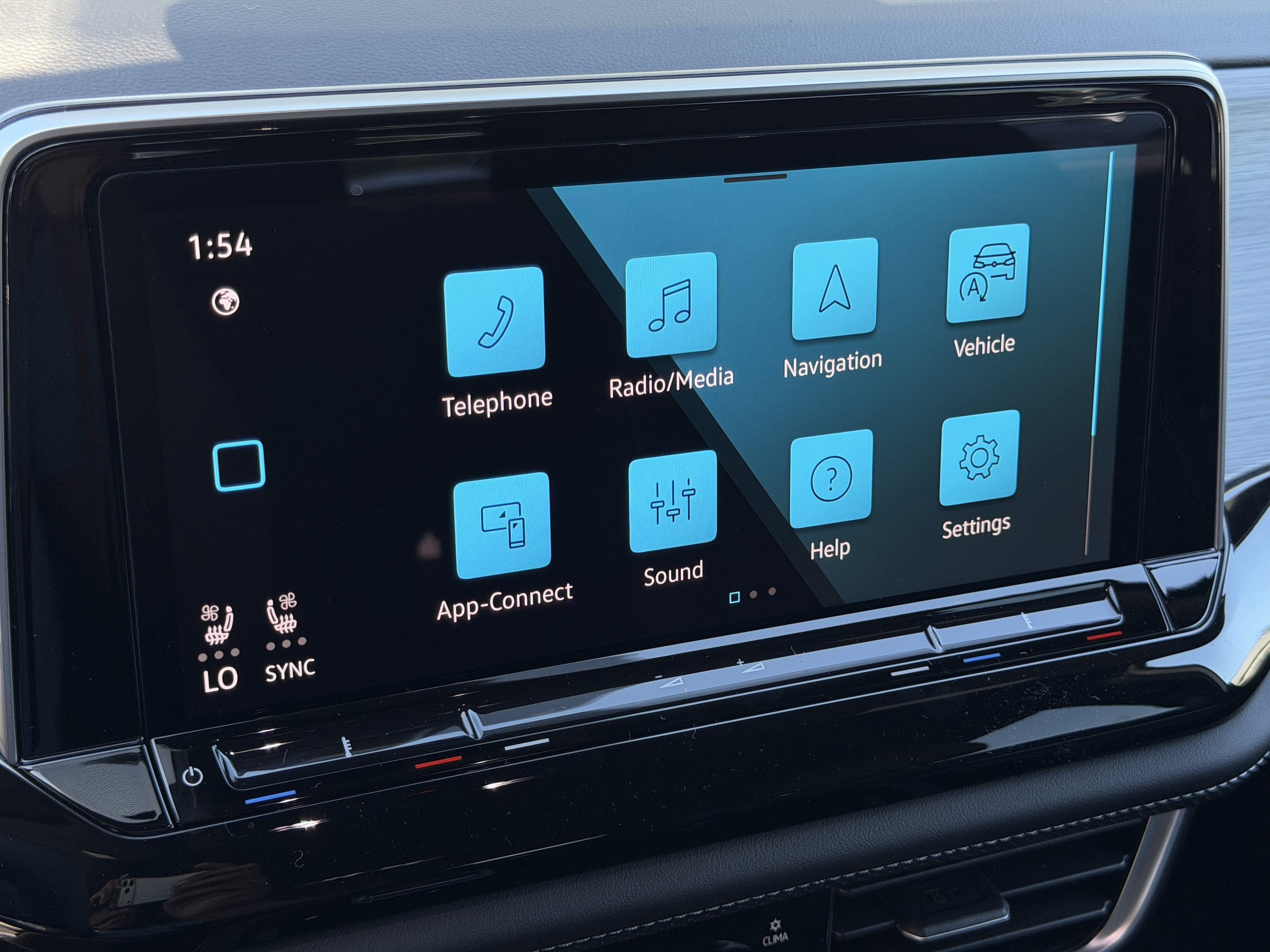 New 2026 Volkswagen Atlas Cross Sport SE FWD image 25
