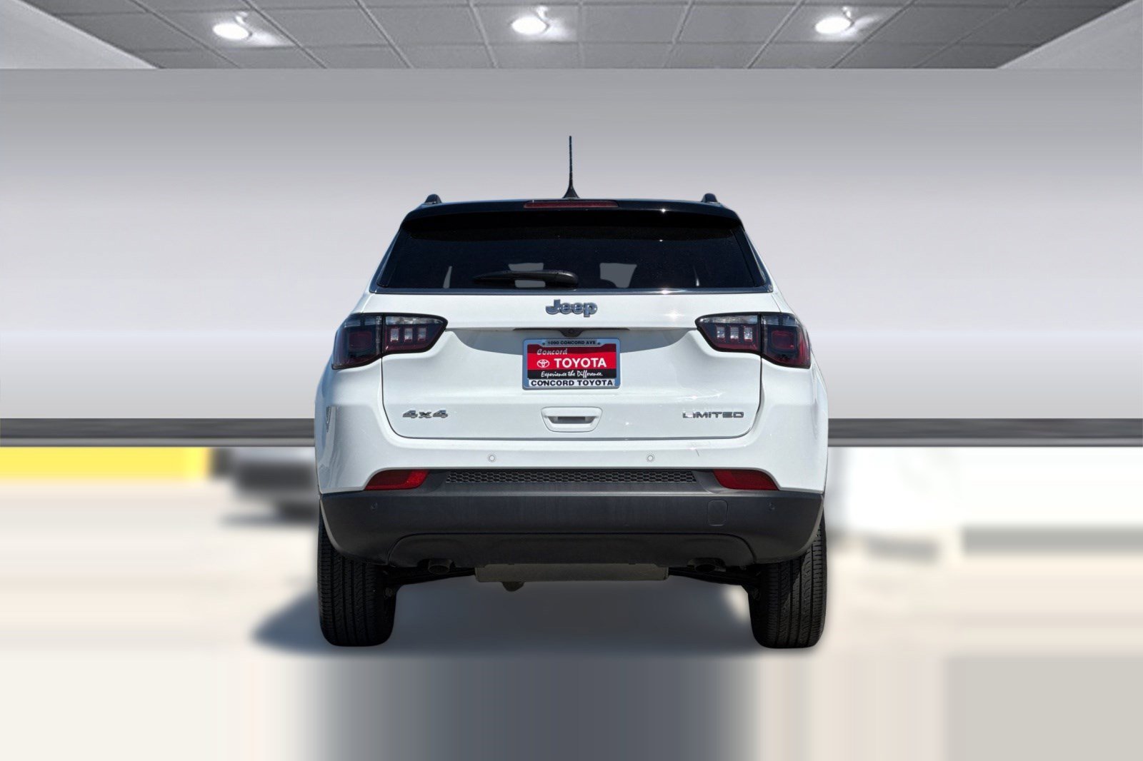 Used 2025 Jeep Compass Limited AWD/4WD image 10