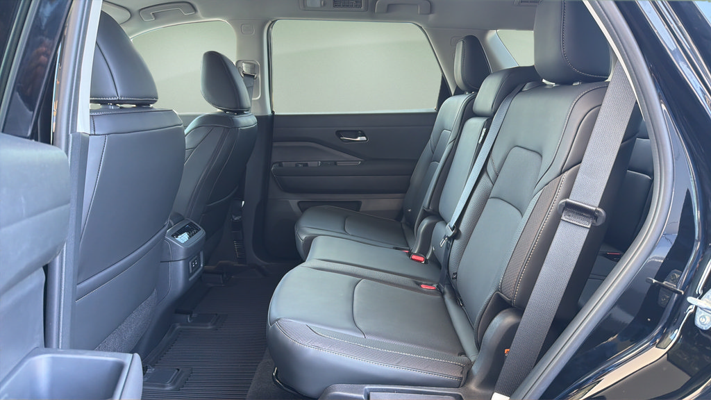 New 2026 Nissan Pathfinder SL AWD/4WD image 17