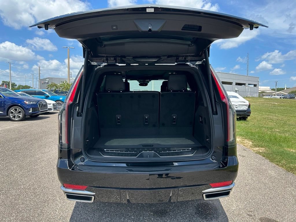 Used 2023 Cadillac Escalade Premium Luxury w/ LPO, Illumination Package AWD/4WD image 52