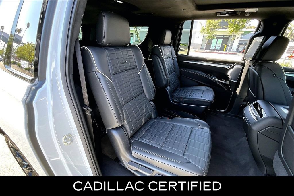 Used 2026 Cadillac Escalade ESV V w/ LPO, ONYX Package AWD/4WD image 18