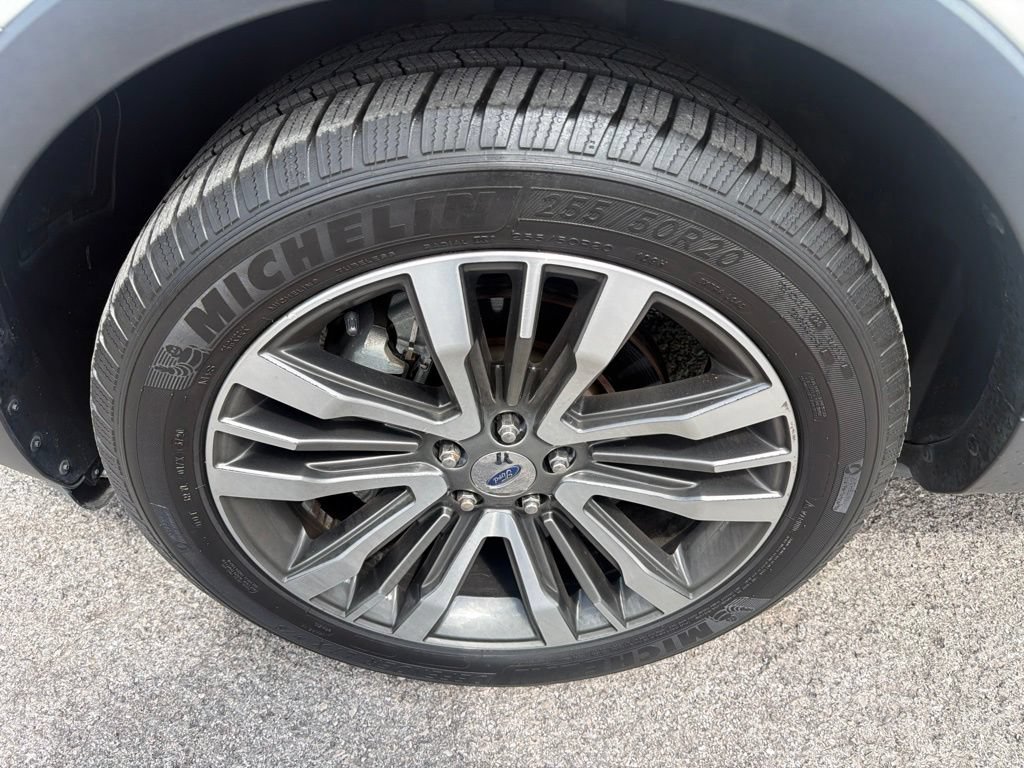 Used 2017 Ford Explorer Platinum AWD/4WD image 7