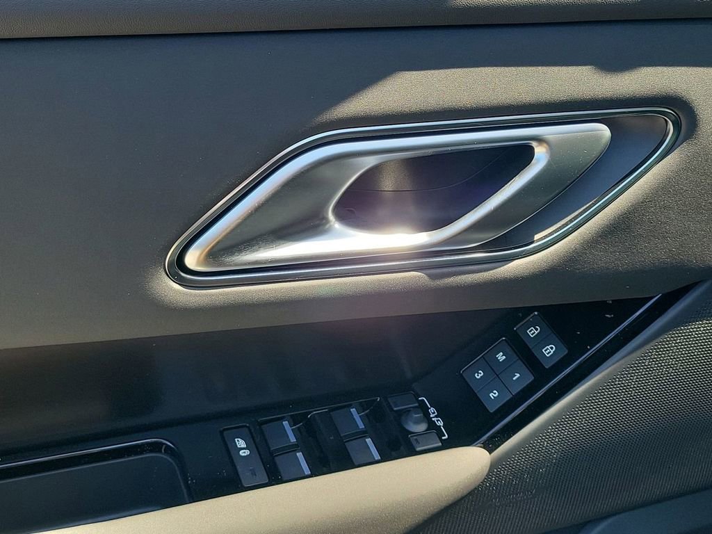 New 2026 Land Rover Range Rover Velar Dynamic SE AWD/4WD image 24