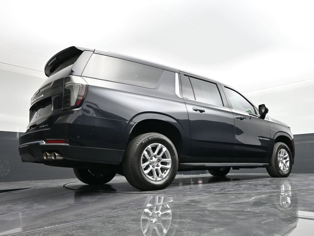 Certified 2025 Chevrolet Suburban Premier image 24