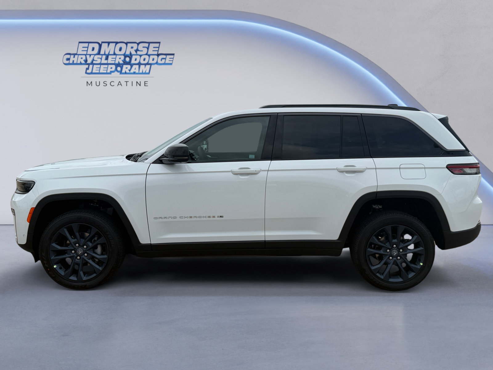 New 2026 Jeep Grand Cherokee Limited AWD/4WD image 2