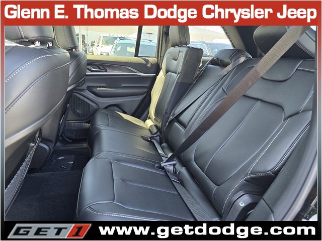 New 2027 Jeep Grand Cherokee Limited RWD image 12
