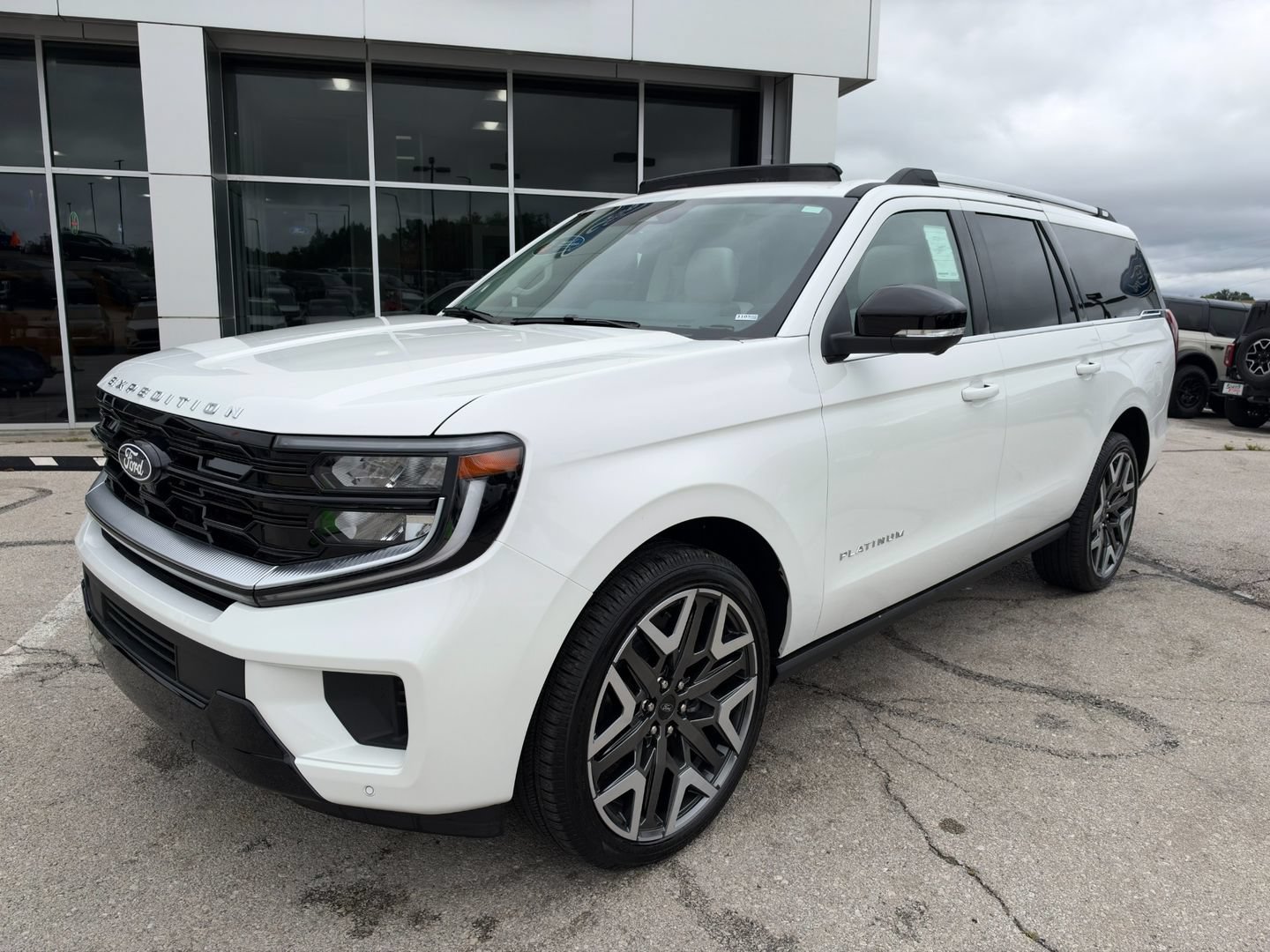 New 2027 Ford Expedition Max Platinum w/ Platinum Ultimate Package AWD/4WD image 3