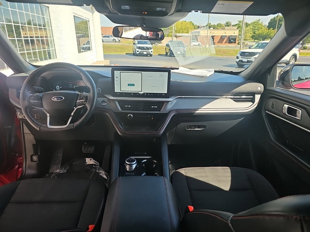 Used 2025 Ford Explorer ST-Line AWD/4WD image 12