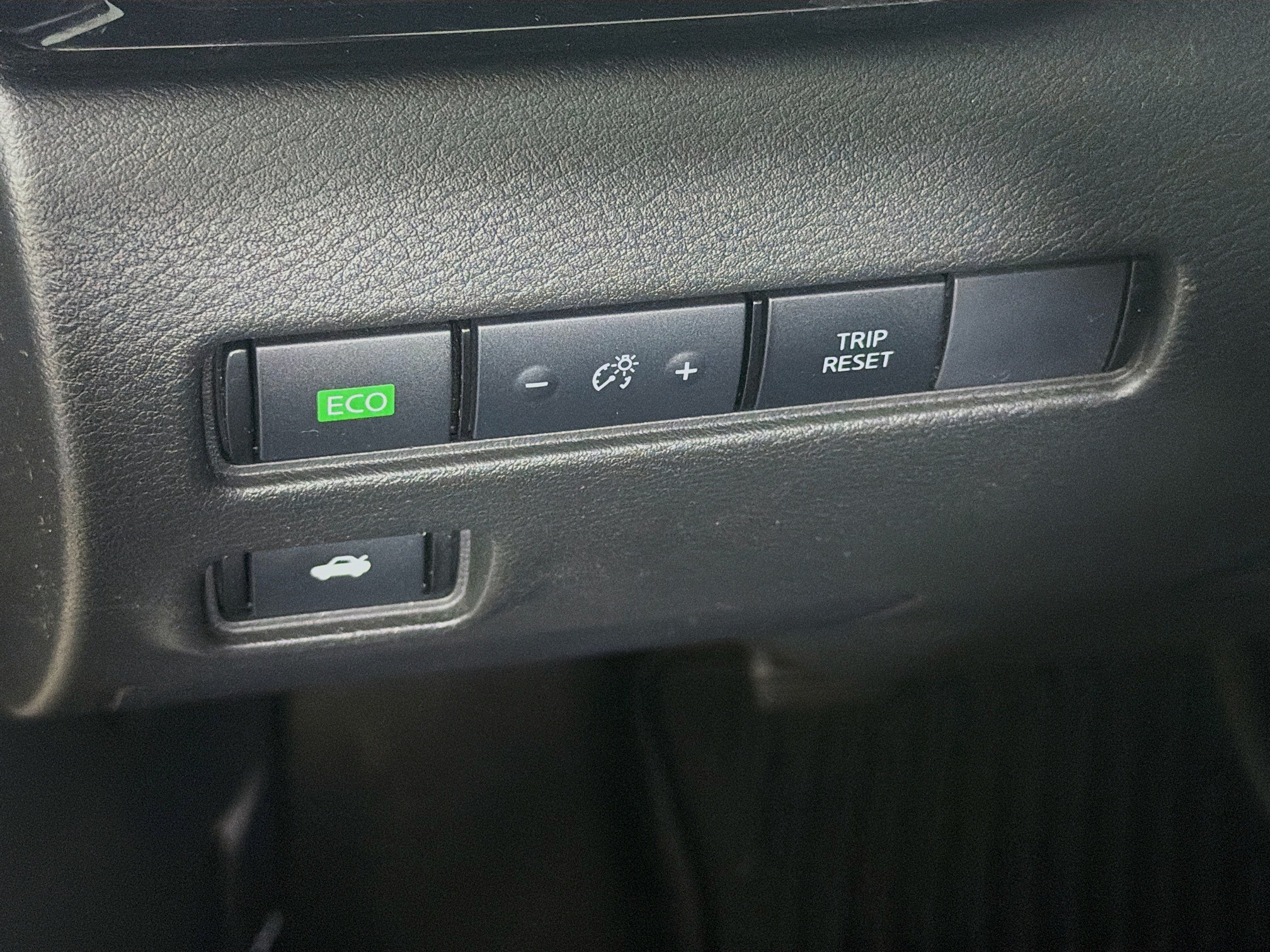 Used 2024 Nissan Sentra SV FWD image 16