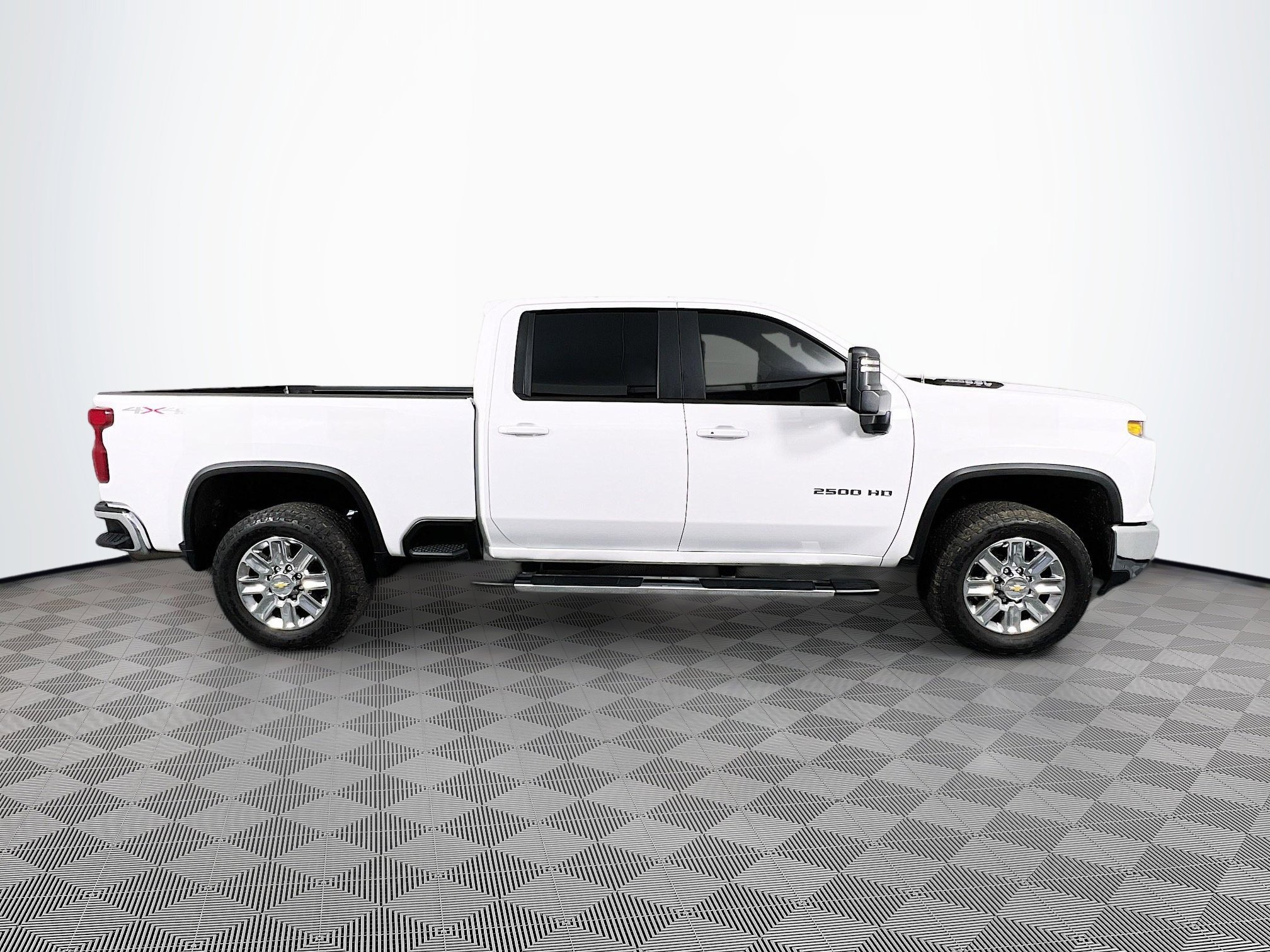Used 2025 Chevrolet Silverado 2500 LT w/ Safety Package image 31