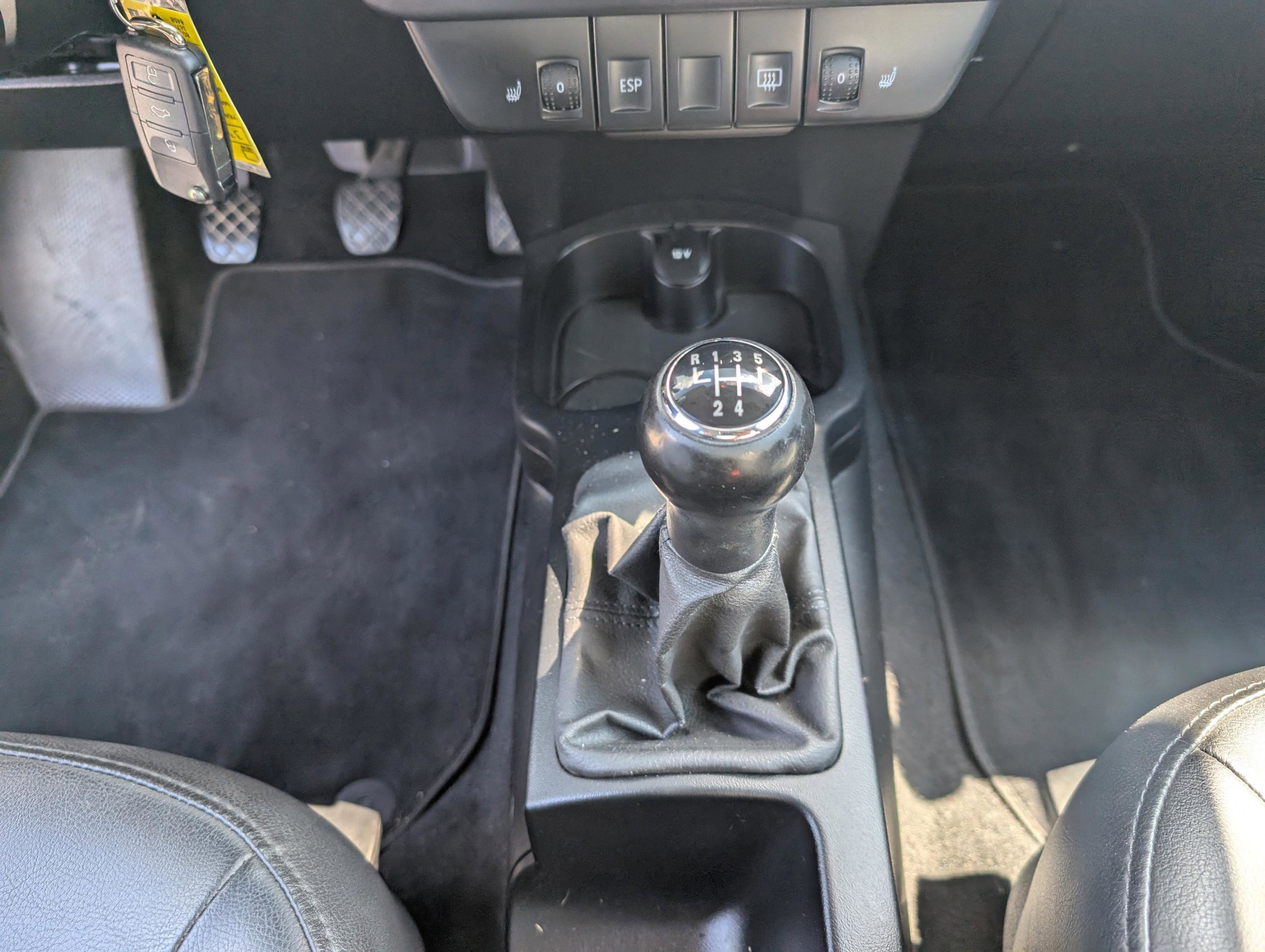 Used 2009 Volkswagen Beetle S image 12