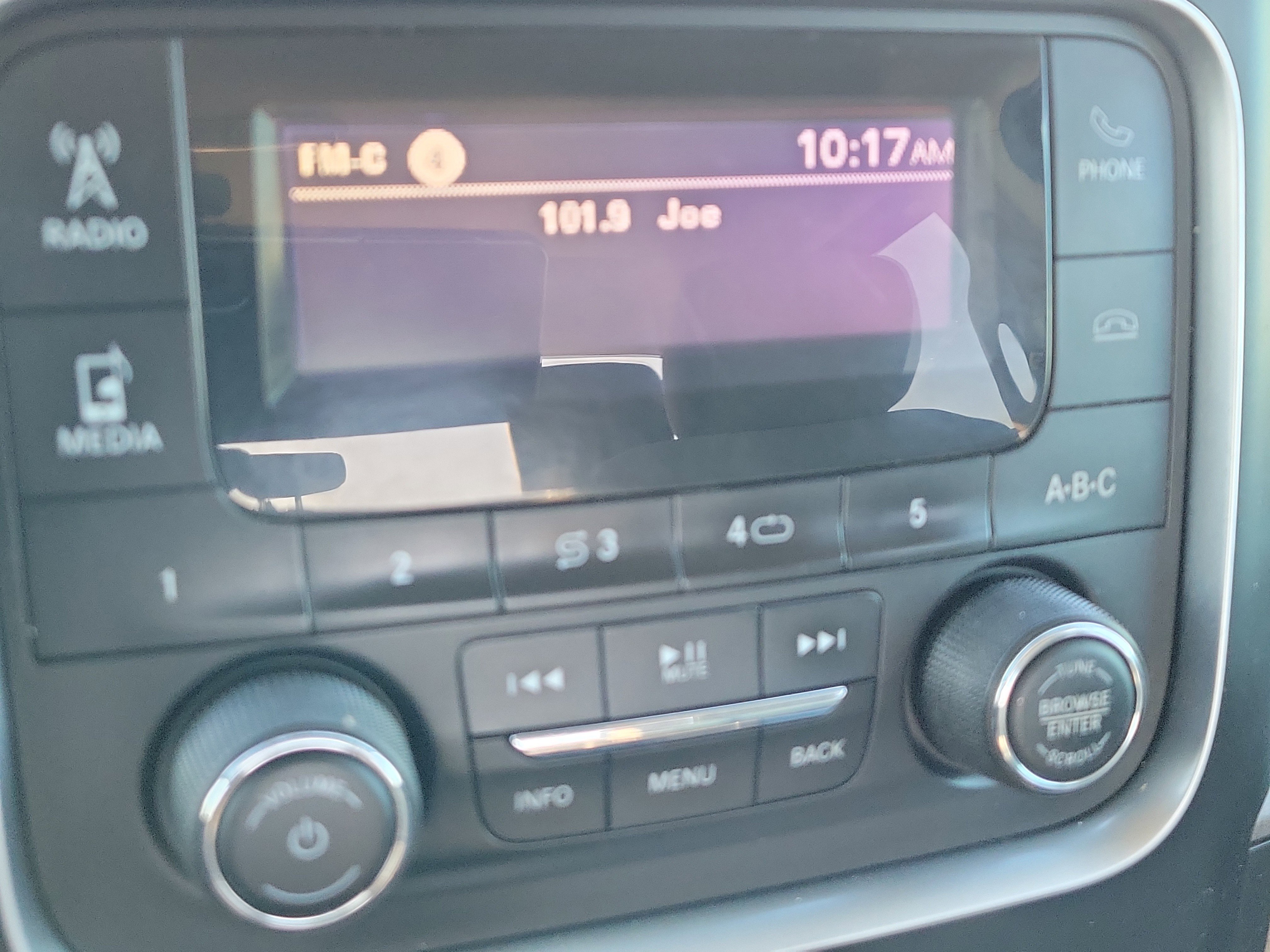 Used 2018 RAM 1500 Express image 25