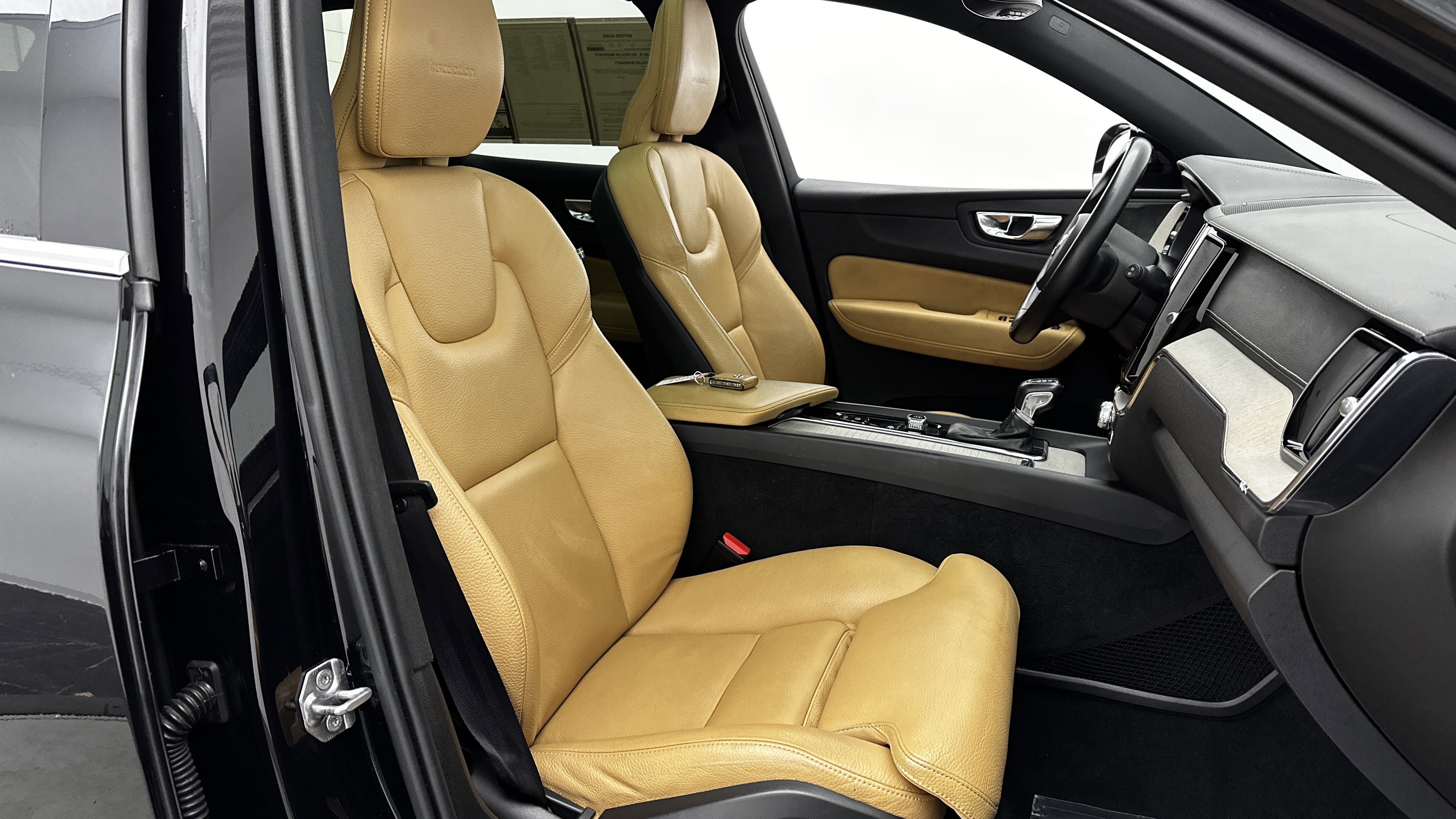 Used 2019 Volvo XC60 T6 Inscription w/ Protection Package Premier image 42