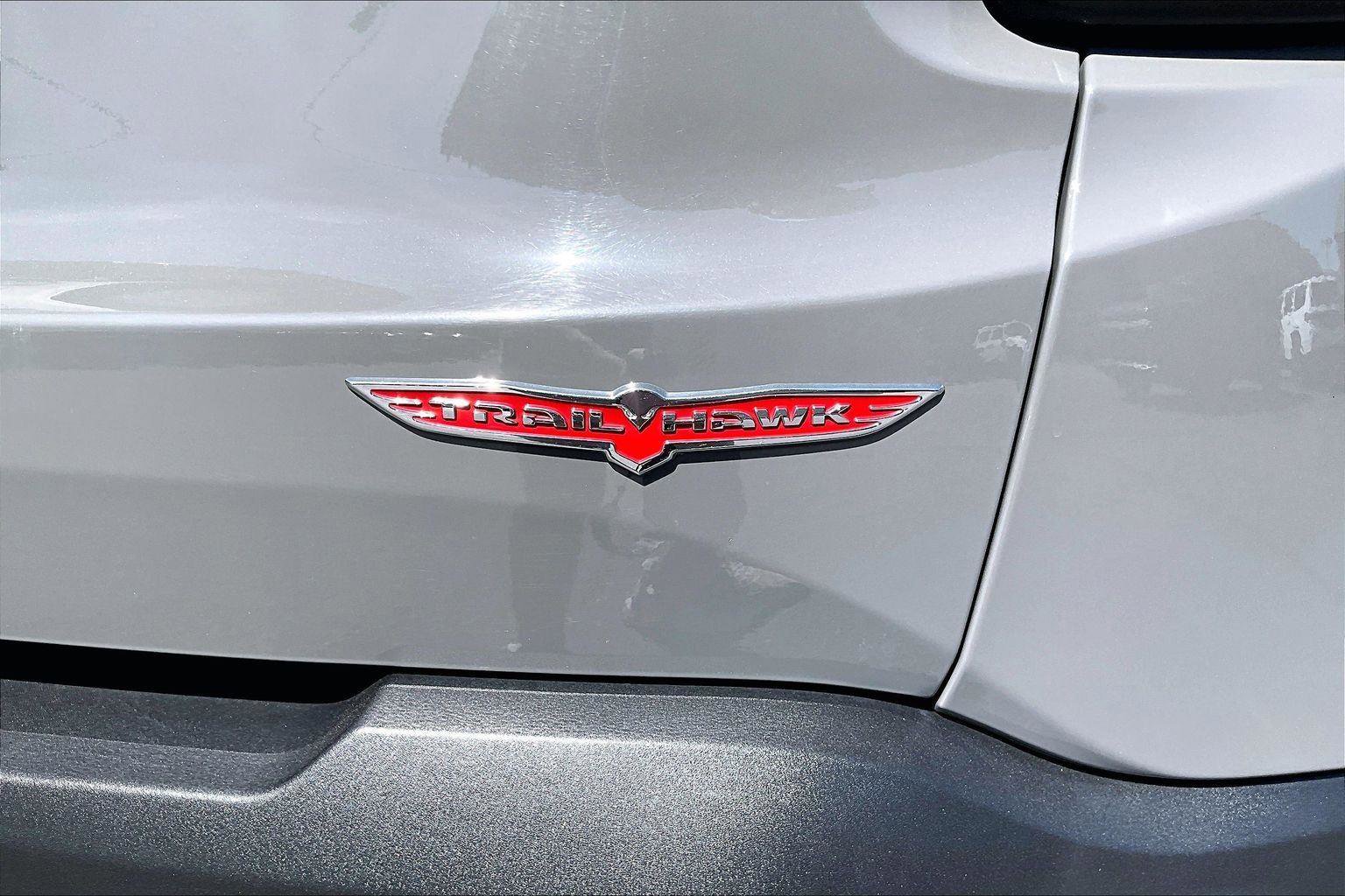 Certified 2022 Jeep Renegade Trailhawk w/ Sun/Sound Group AWD/4WD image 8
