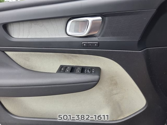 Used 2024 Volvo XC40 B5 Plus AWD/4WD image 29