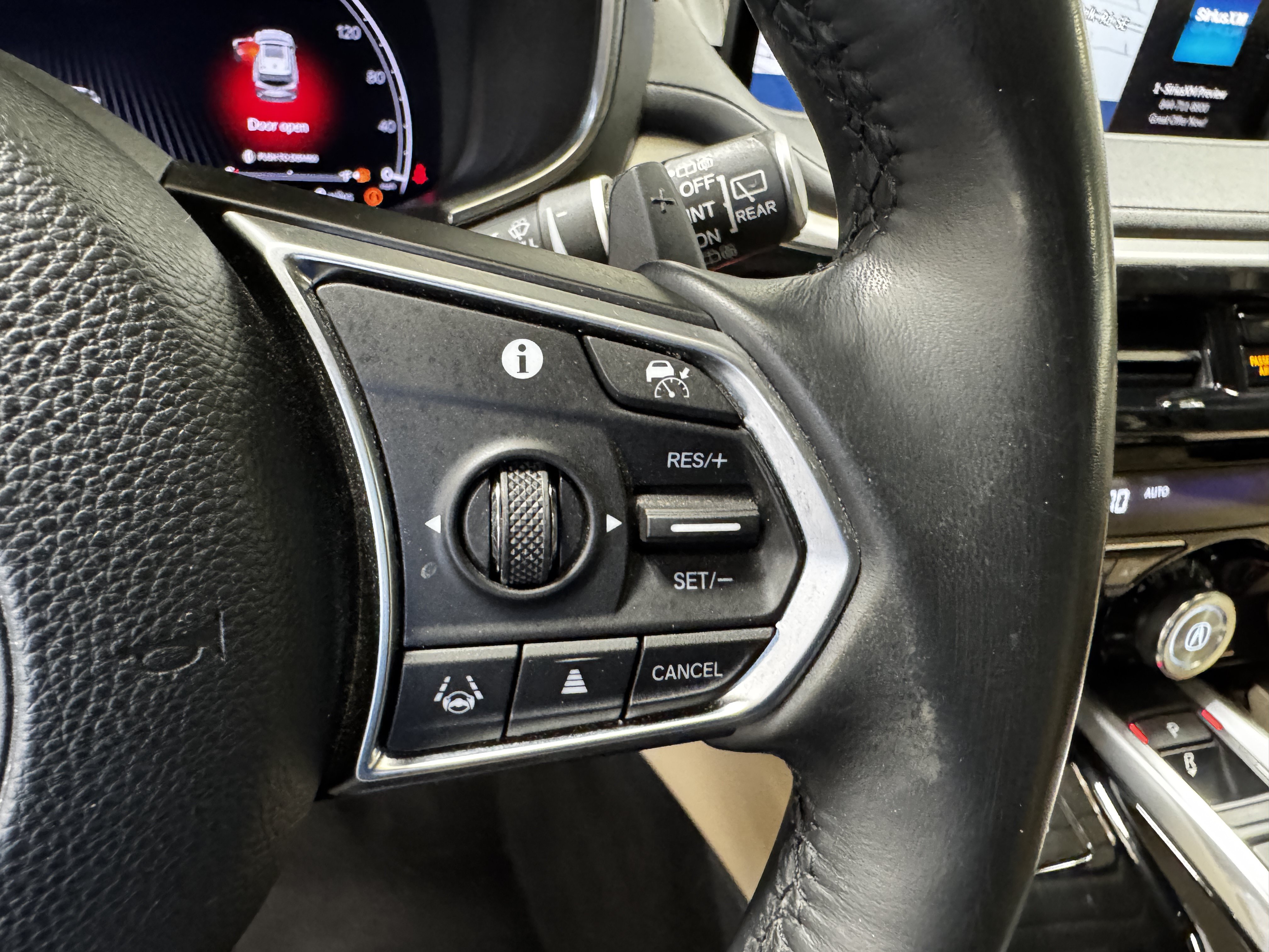 Used 2022 Acura MDX w/ Technology Package FWD image 25