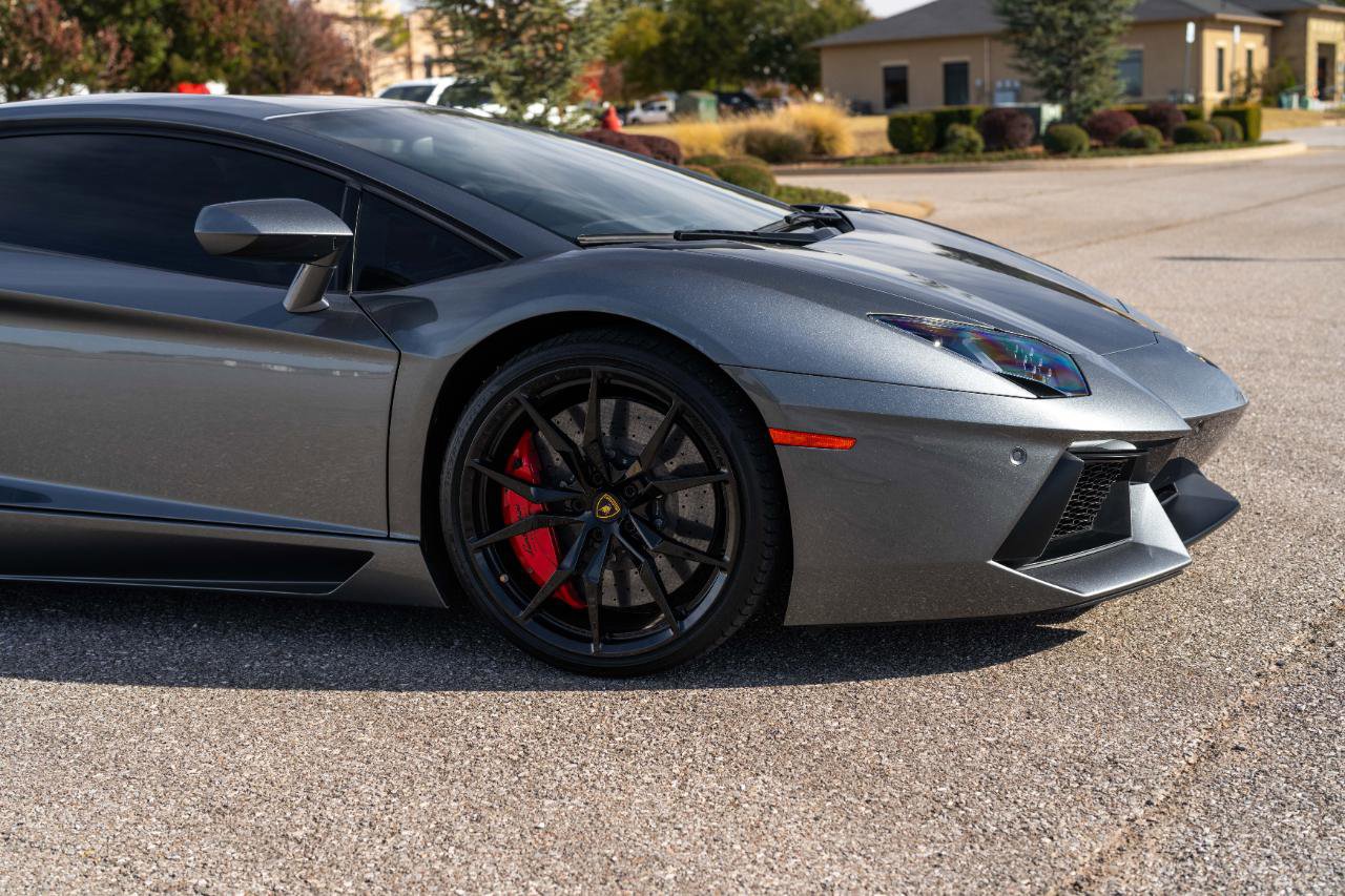 Used 2014 Lamborghini Aventador LP 700-4 image 12