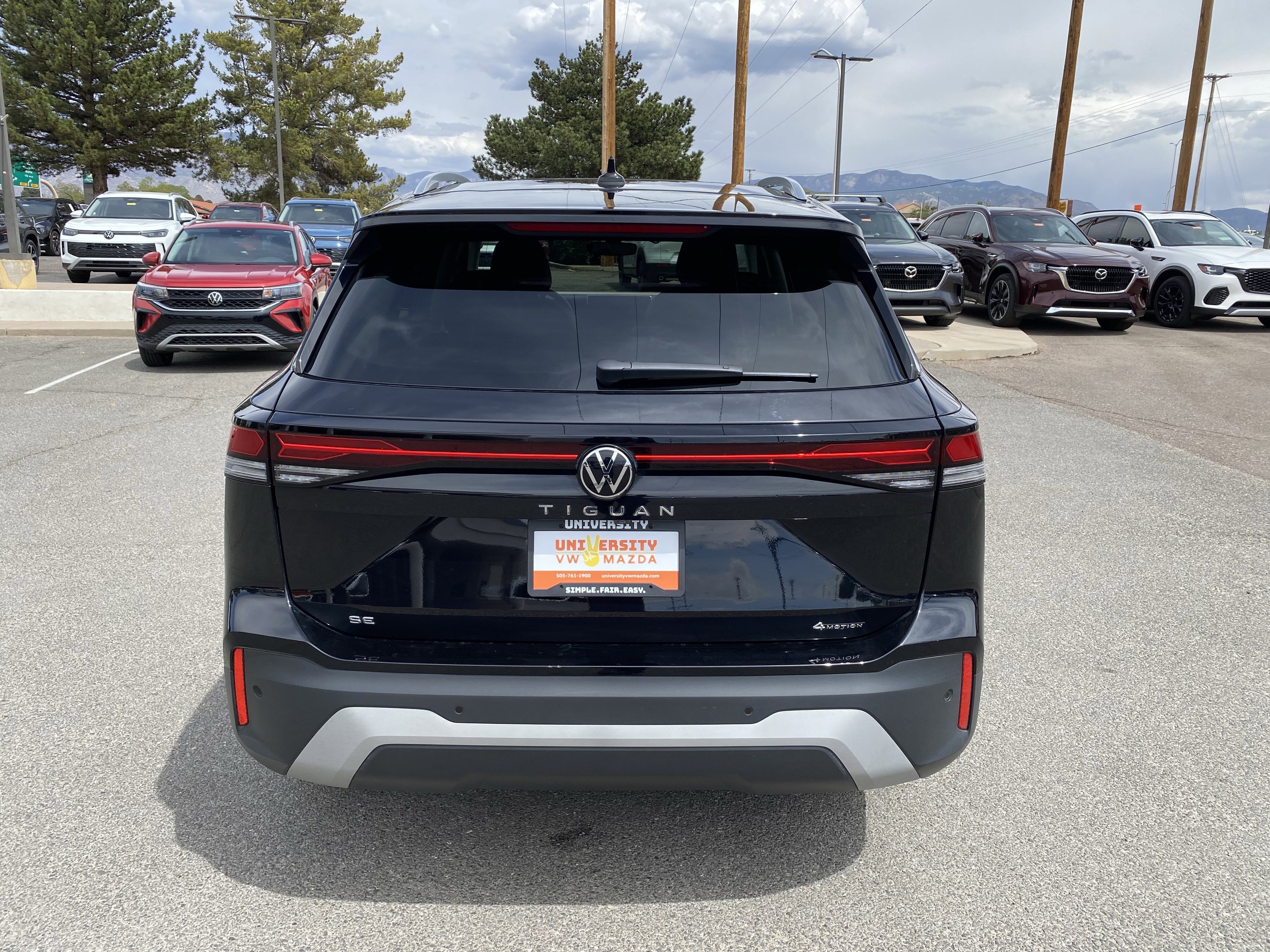 Used 2025 Volkswagen Tiguan SE w/ Panoramic Sunroof Package AWD/4WD image 42