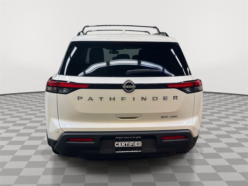 Used 2024 Nissan Pathfinder SV image 4