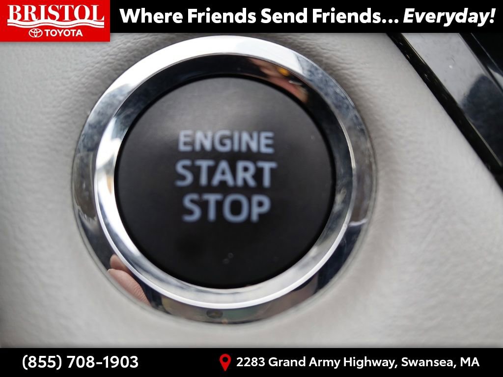 Used 2016 Toyota RAV4 Limited image 31