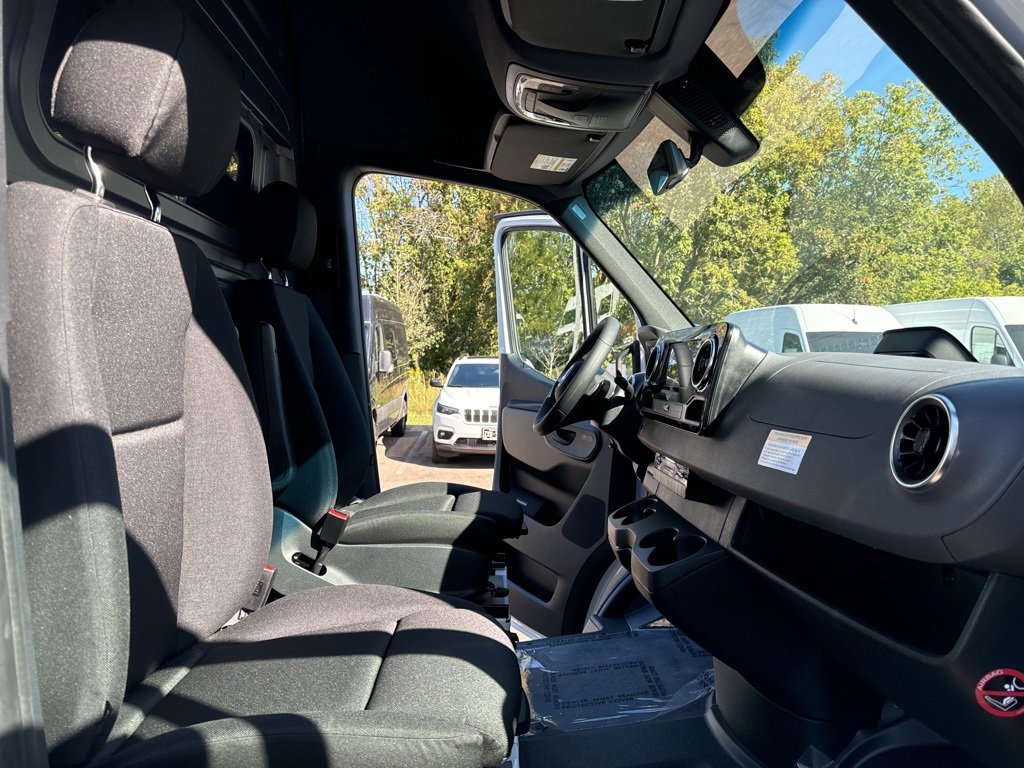 New 2025 Mercedes-Benz Sprinter 3500 image 13