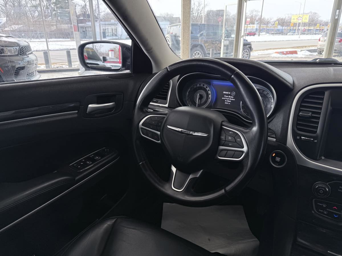 Used 2019 Chrysler 300 Touring L w/ Quick Order Package 22F image 43
